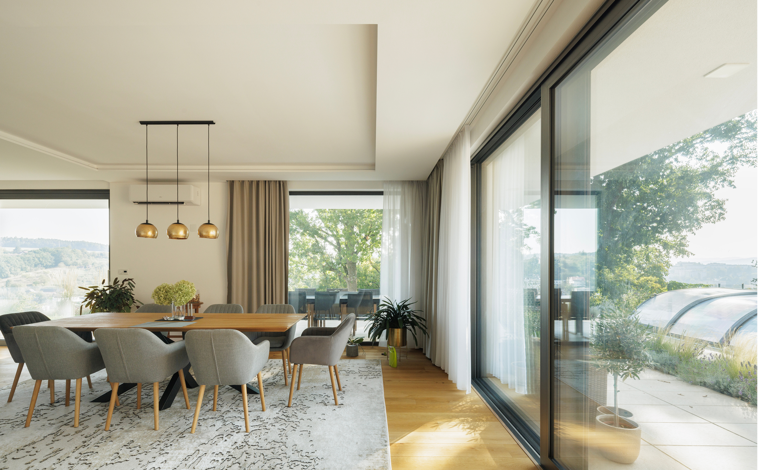 Posuvná hliníková okna Schüco