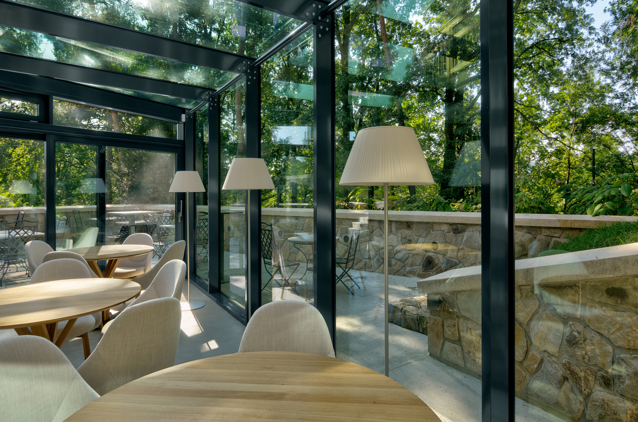 Zasklení zimní zahrady restaurace La Villa