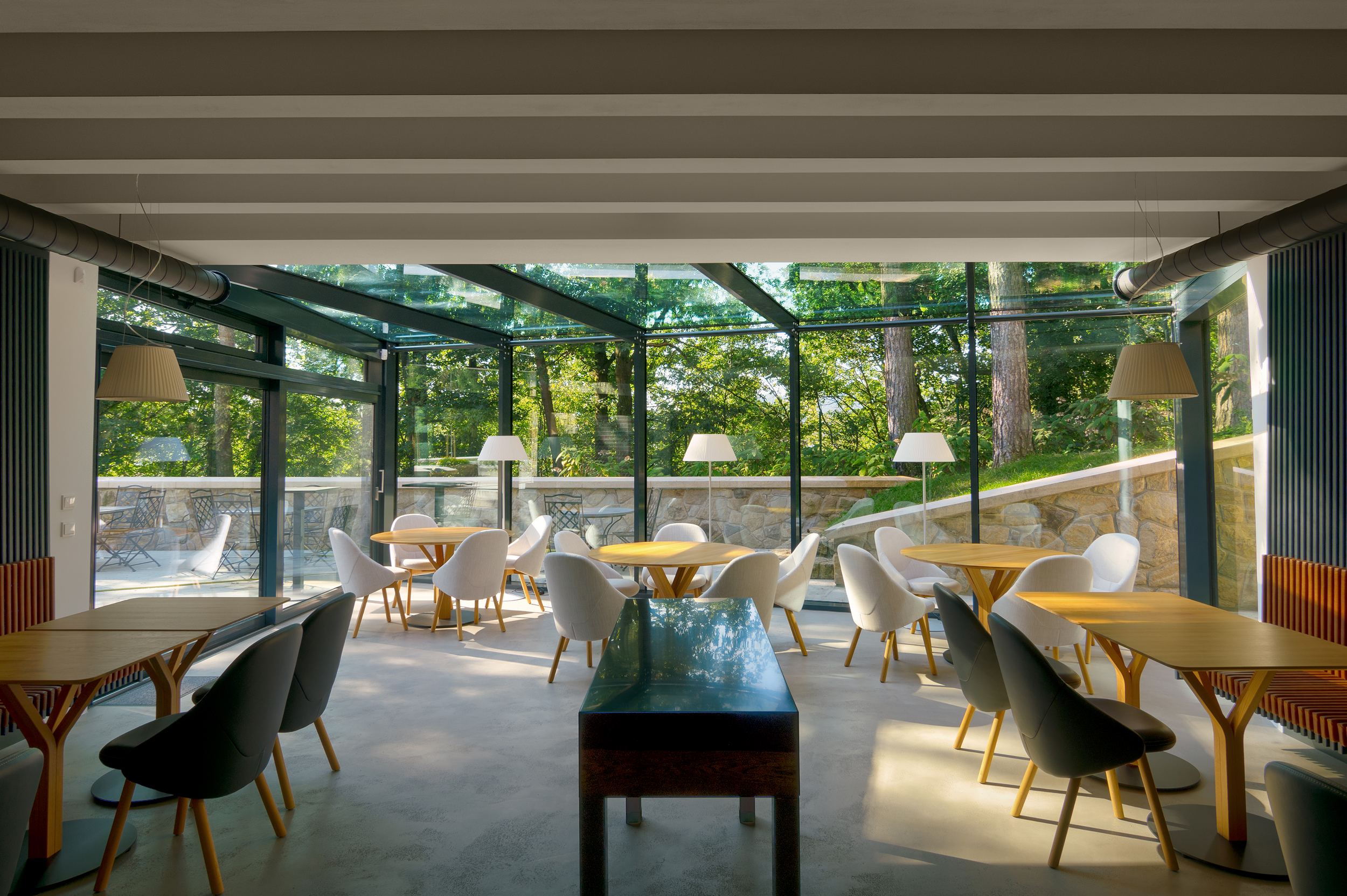 Zasklení zimní zahrady restaurace La Villa