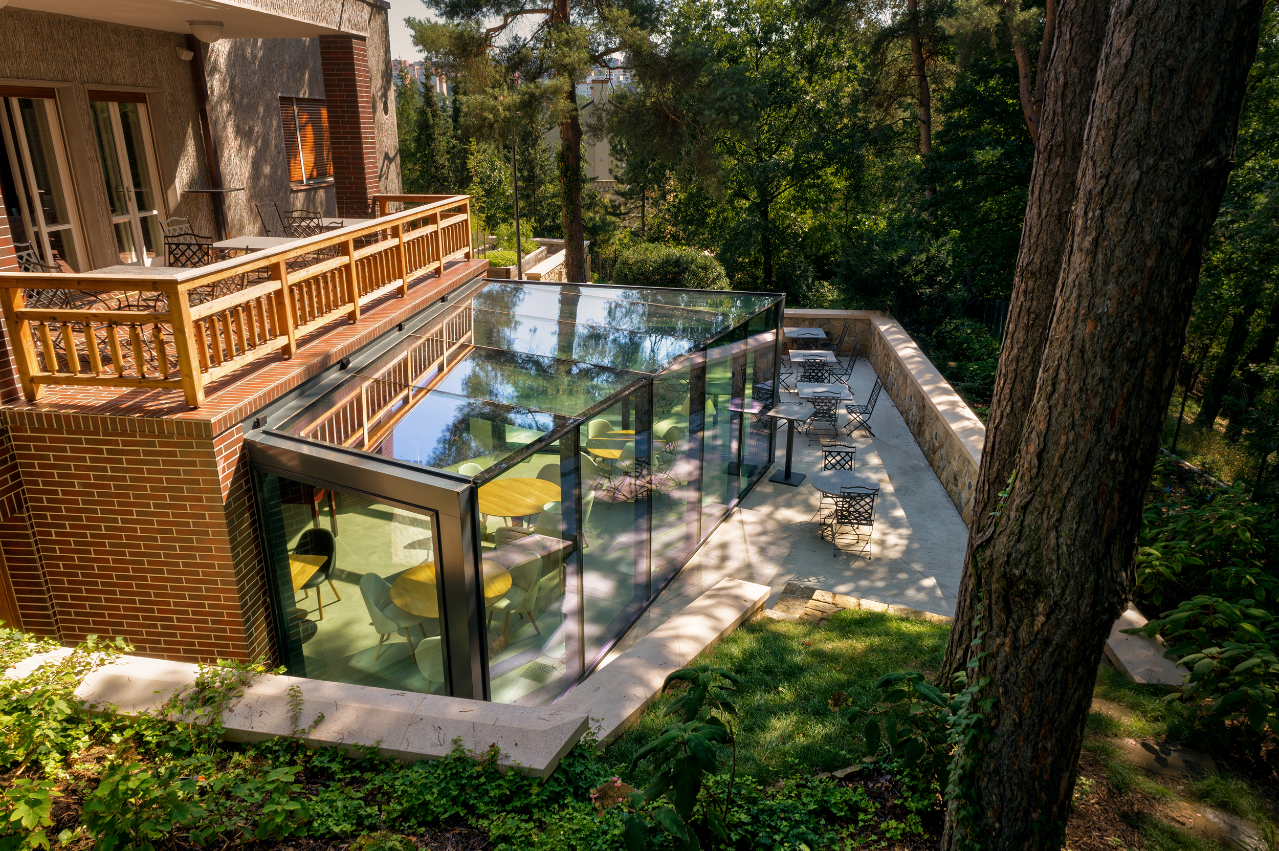 Zasklení zimní zahrady restaurace La Villa