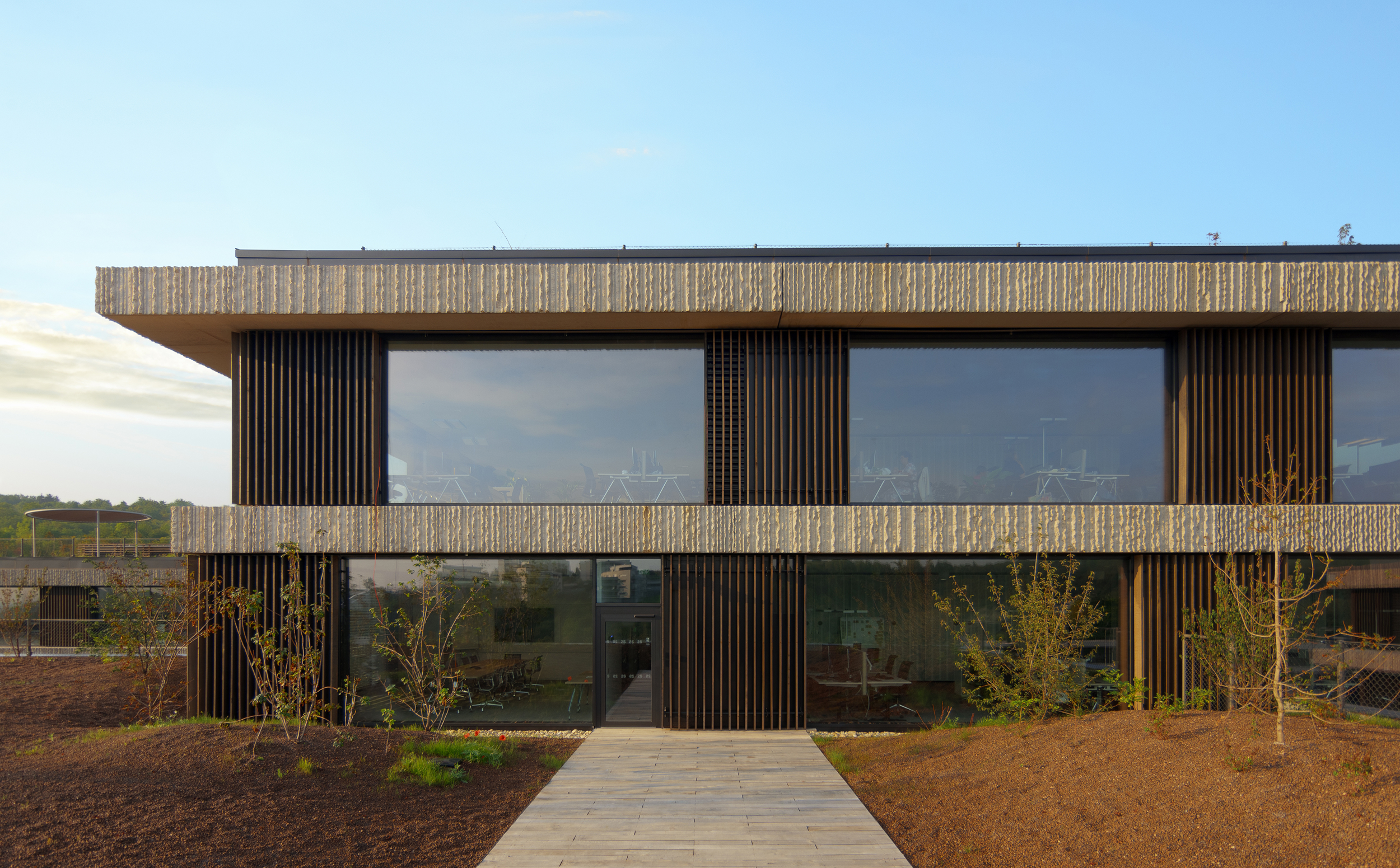 Centrála ČSOB s izolačním velkoformátovým zasklením